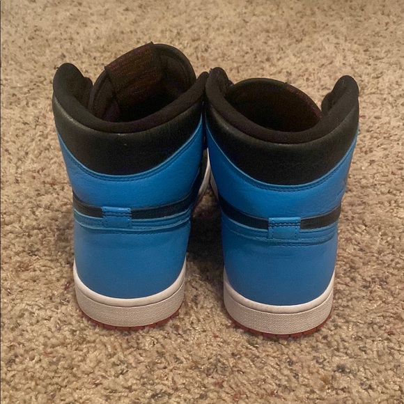 Womens Air Jordan 1 “NC to Chicago” - Picture 3 of 4